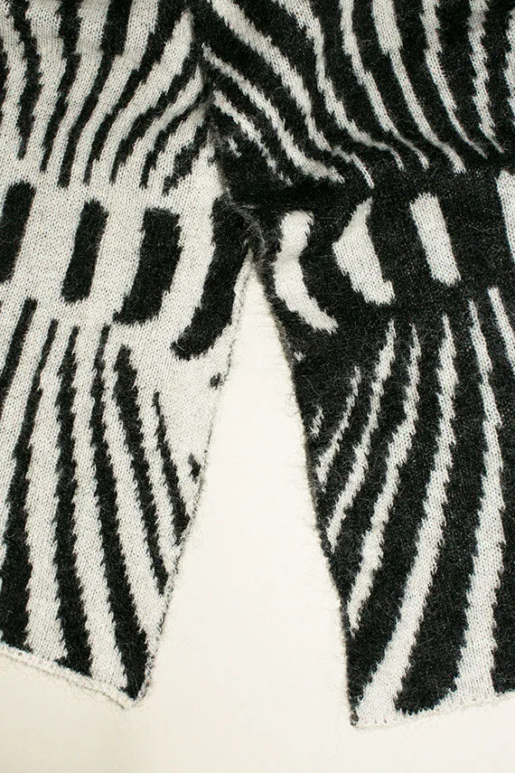 Black & Cream Oraculo Scarf