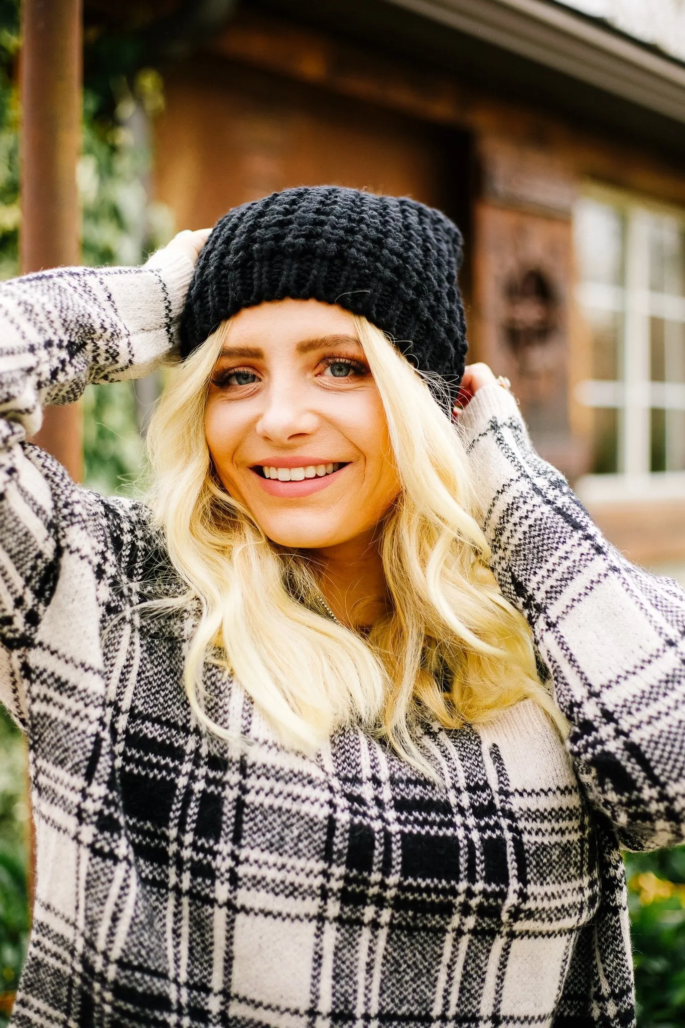 Cable Knit Beanie In Black