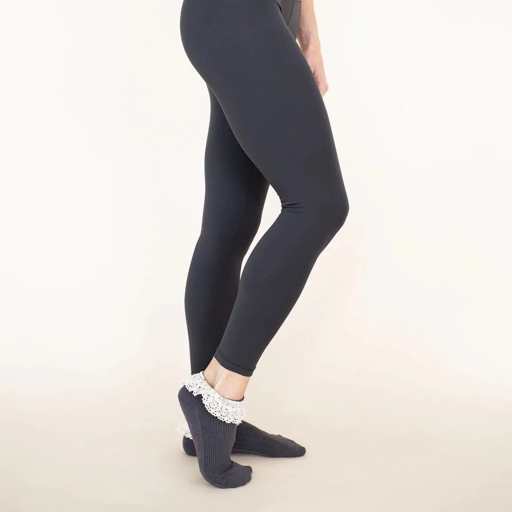 Classic Ruffle - Grip Sock (Barre / Pilates)