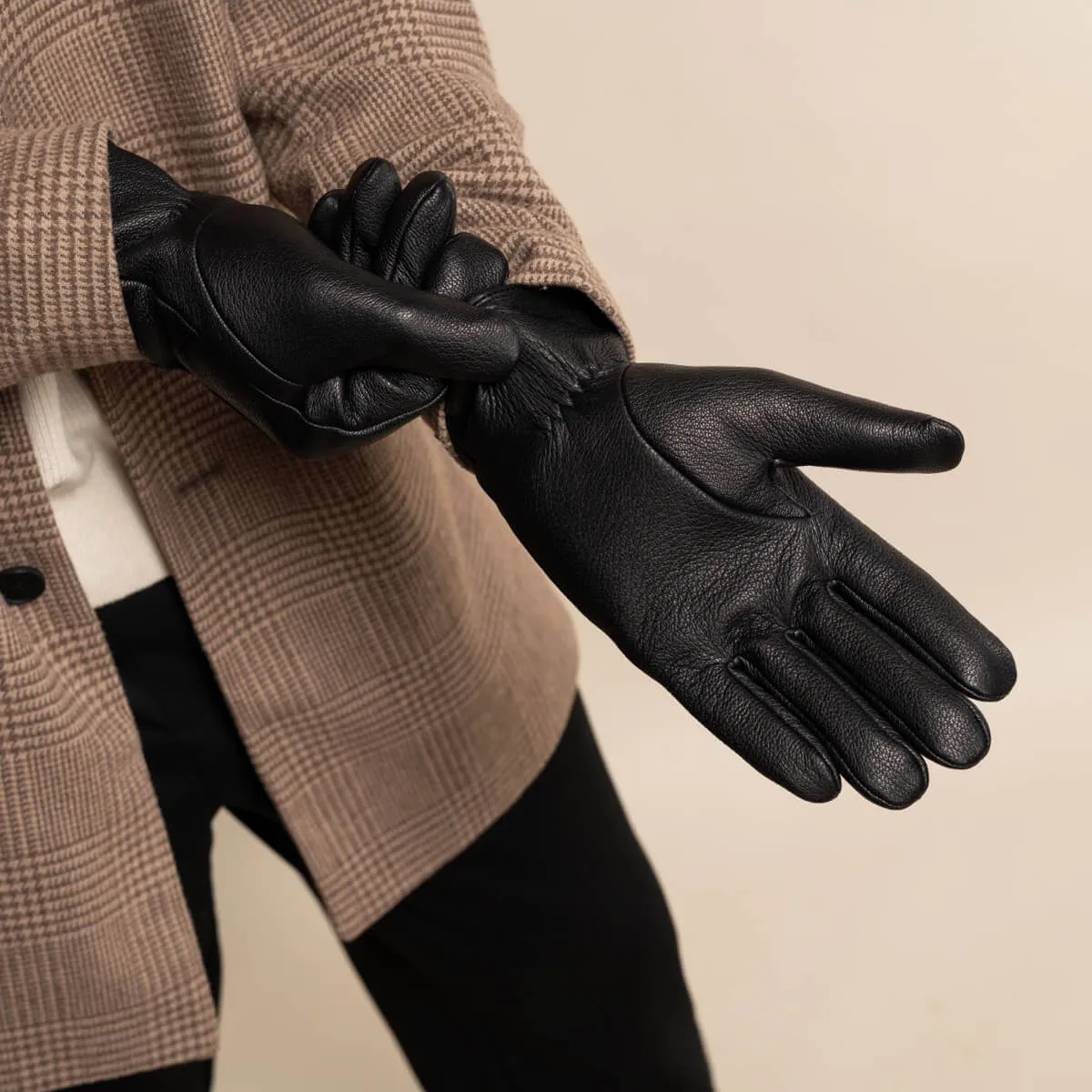 Jaxon (black) - goatskin leather gloves with luxurious faux fur lining & touchscreen feature