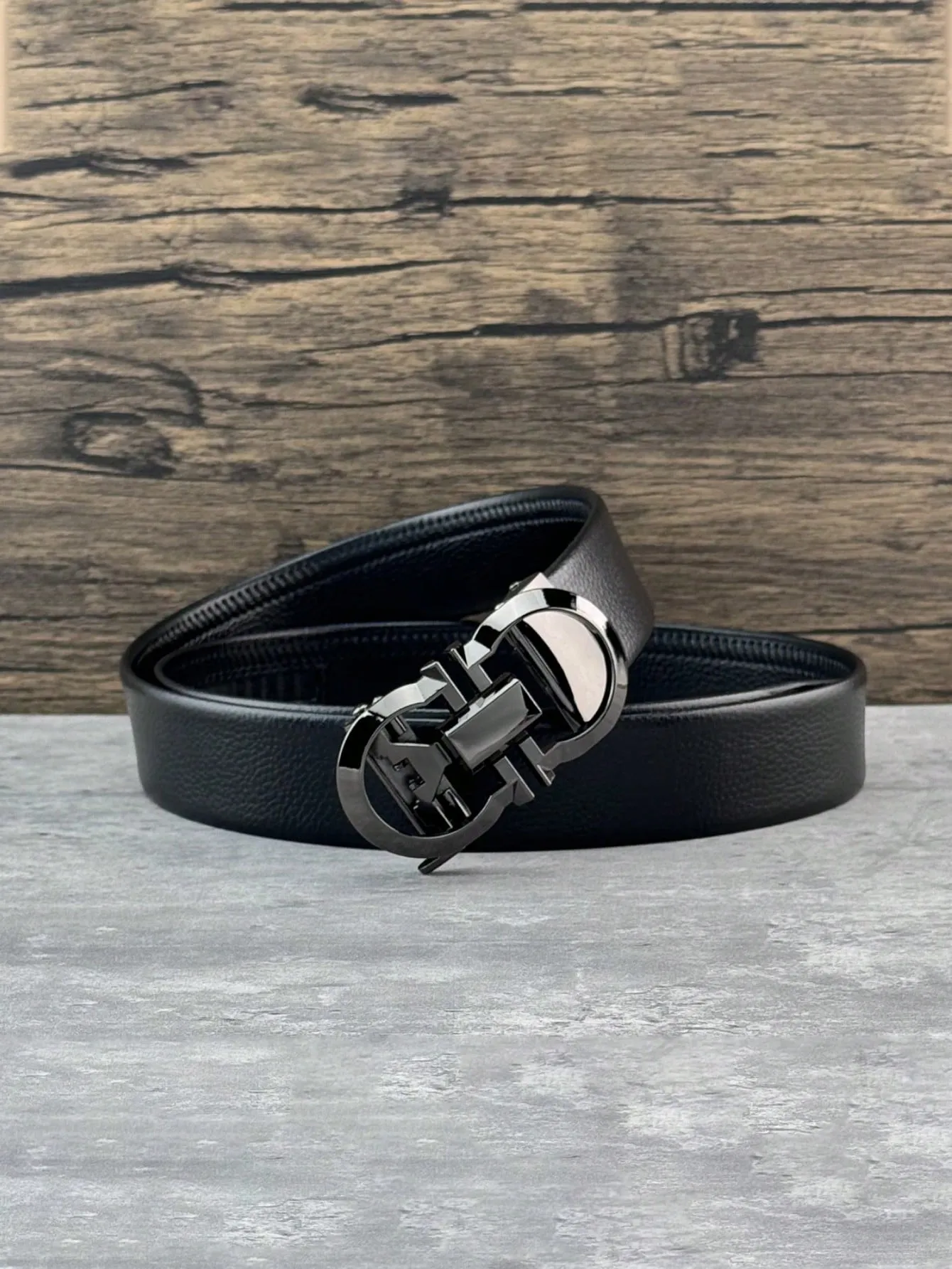 Men's Belt, Fashionable and Classic Casual Belt with Single Prong Buckle